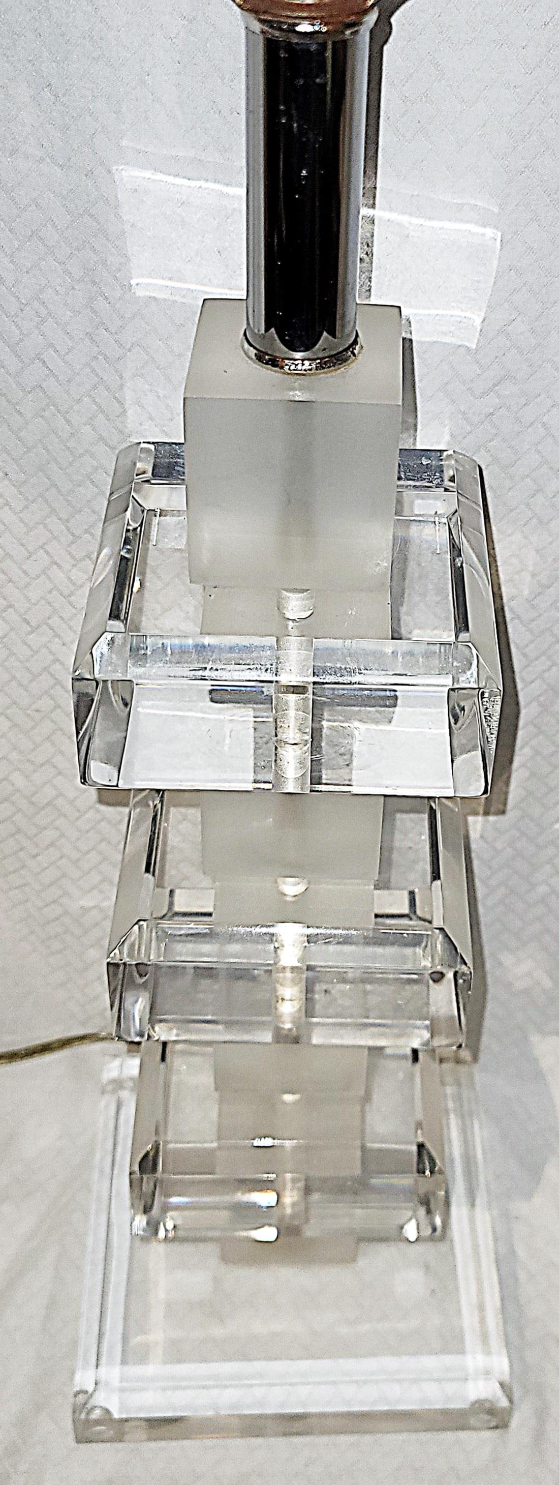 Mid-Century Modern Acrylic Table Lamp by Marlee - 5