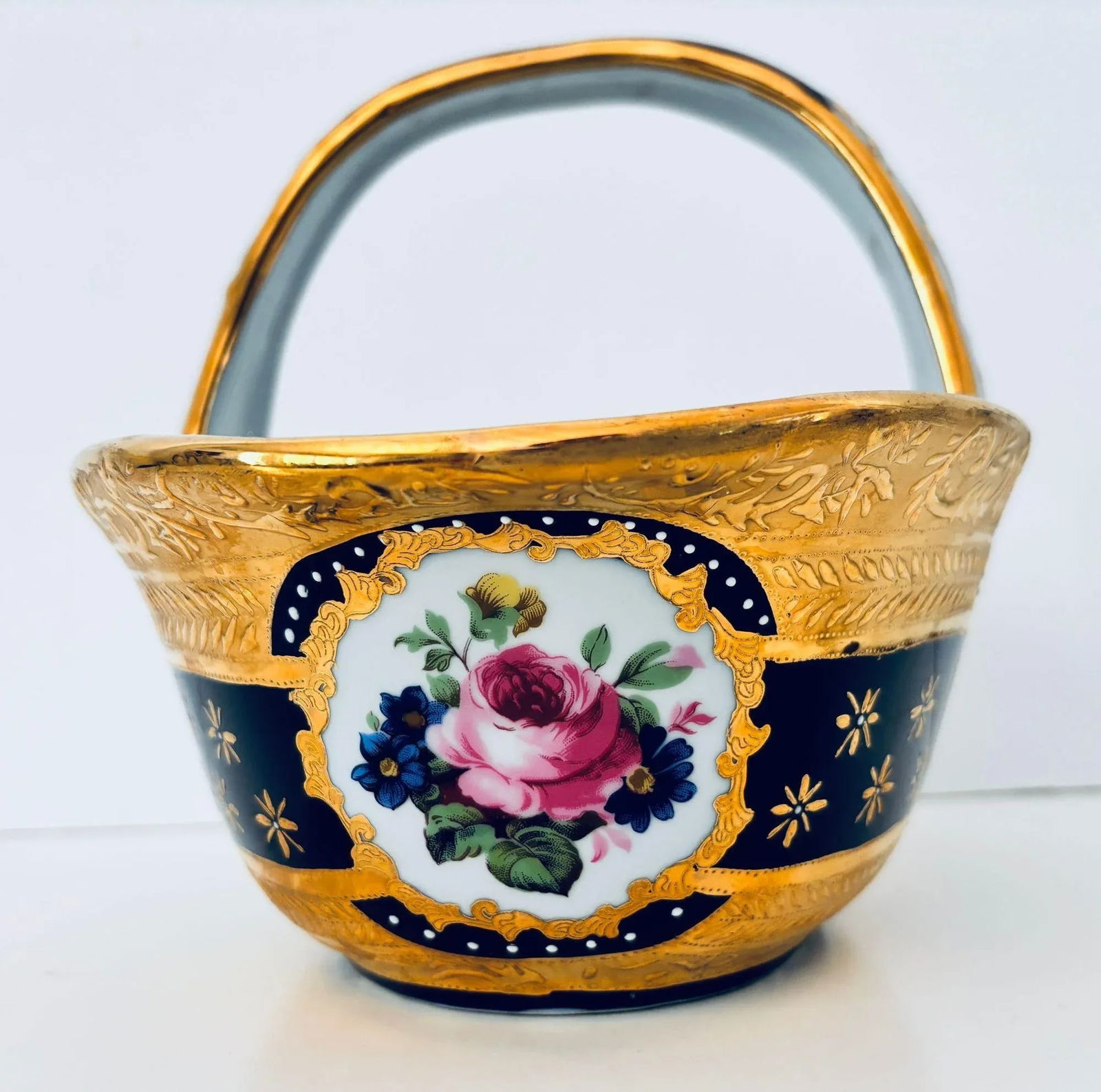 Cobalt Blue Porcelain Basket Vase With 22k Gold Encrustation and Romantic Scene - 10