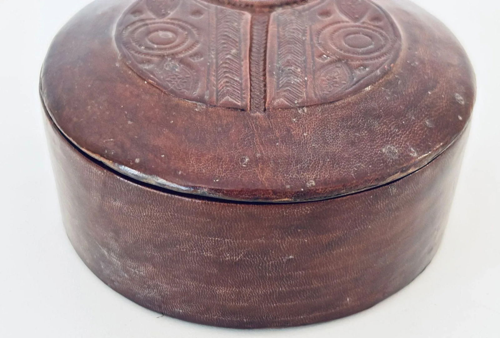 Vintage Round Ethnic Hand-Tooled Tuareg Leather Box African Folk Art Mauritania - 4