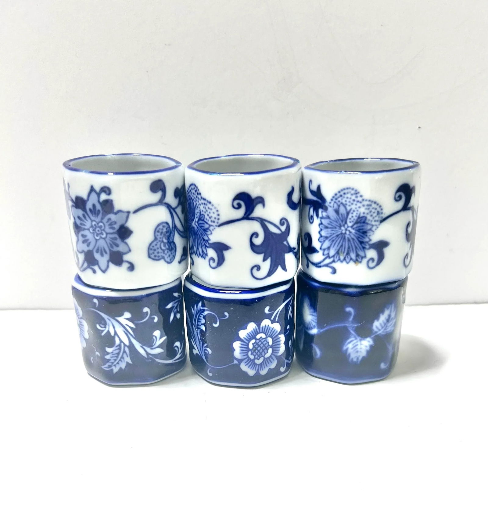 Vintage Chinoiserie Blue & White Porcelain Napkin Rings With Floral Pattern- Set of 4 - 3