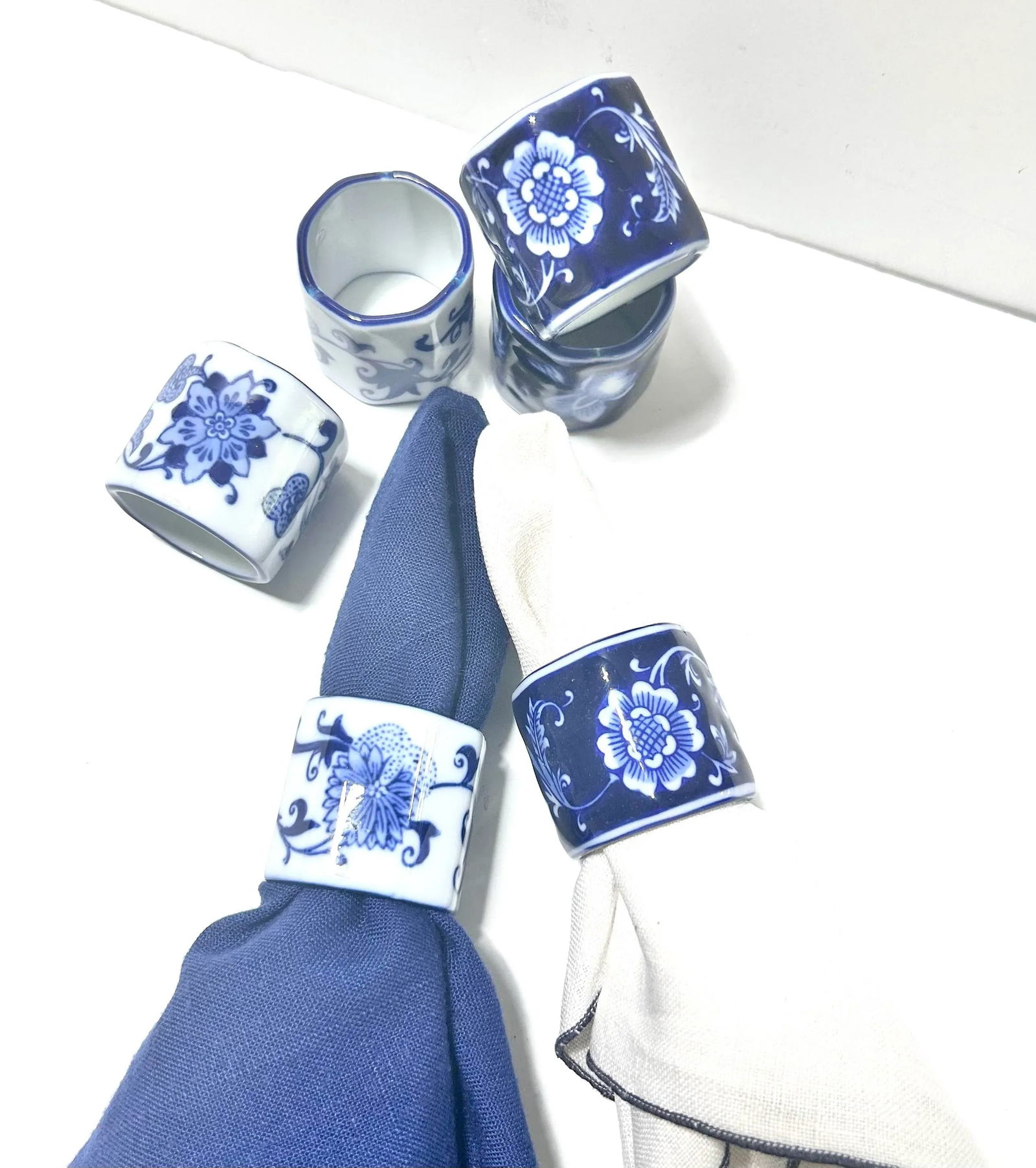 Vintage Chinoiserie Blue & White Porcelain Napkin Rings With Floral Pattern- Set of 4 - 7