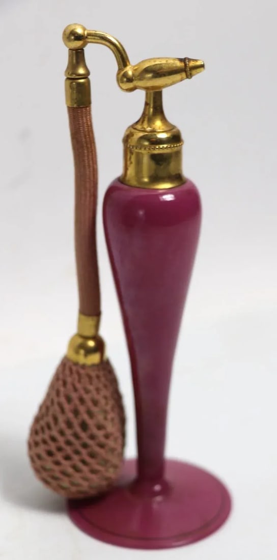Dusky Rose Pink Art Deco Perfume Atomizer by De Vilbiss - 3