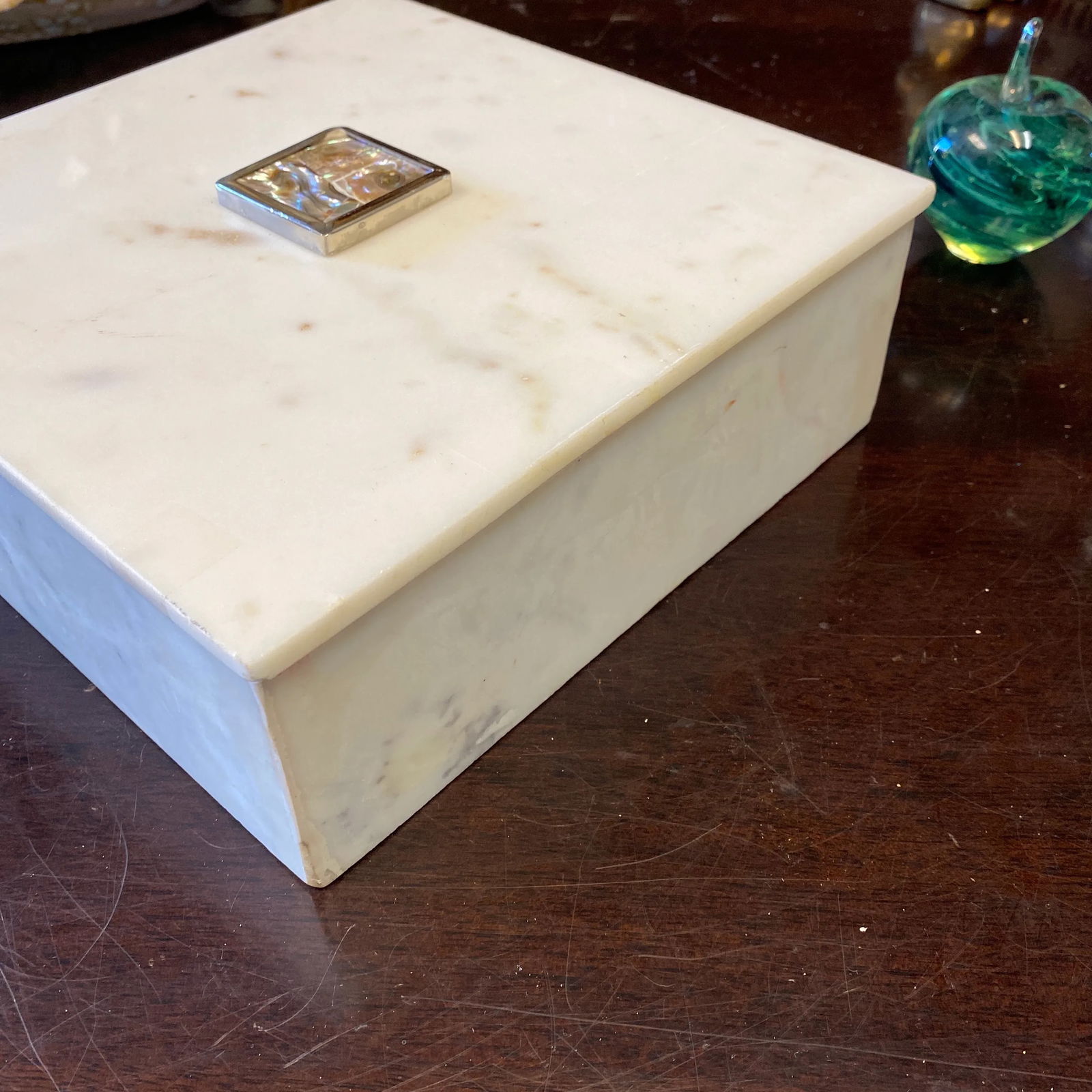 1990s Large Heavy Marble Box With Mother of Pearl Details - 7