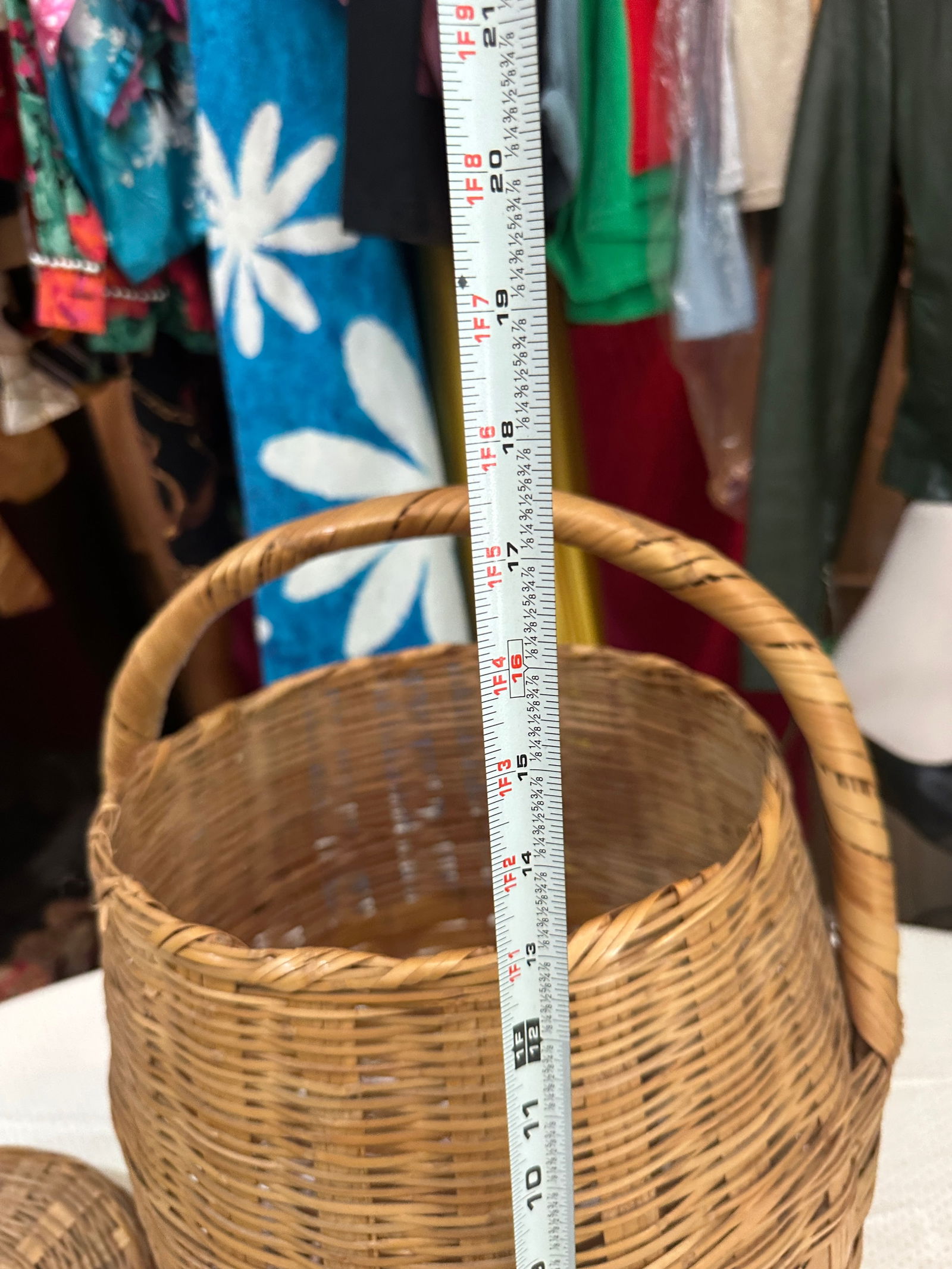 1970s Handmade Vintage Large Wicker Basket With Matching Lid - 11