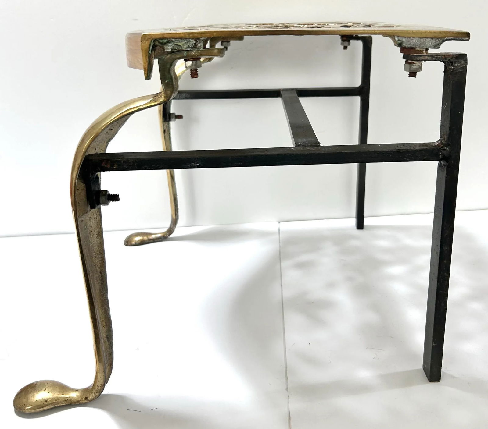 19th Century English Scrollwork Brass & Iron Footman With Cabriole Legs Footstool - 4