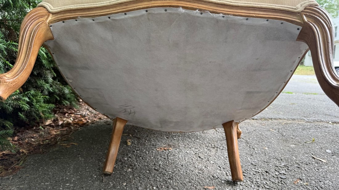 Pair of 1980s Meyer Gunther Martini French Provincial Louis XV Style Bergère Chairs in Beige - 8