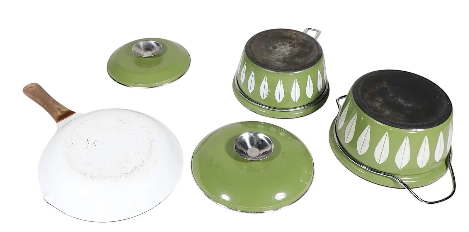 Mid 20th Century Catherineholm Lotus Pattern Cookware in Avocado and White Enamel- Set of 3 - 4