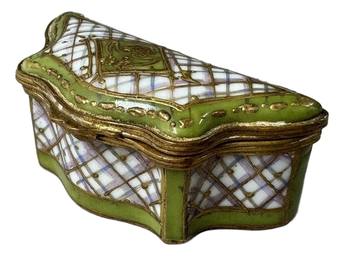 Ca 1860 French Sèvres Neoclassical Green Gold Porcelain Box (1 of 8)