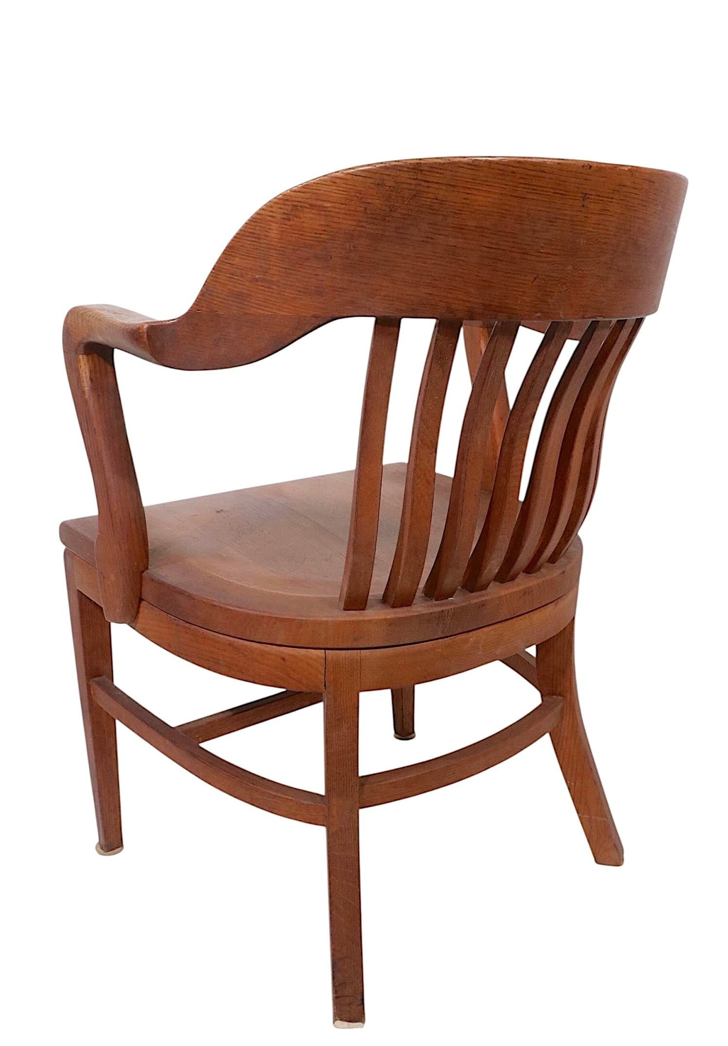 Mid 20th Century Oak Bank of England Jury Desk Office Chair by Gunlocke - 10