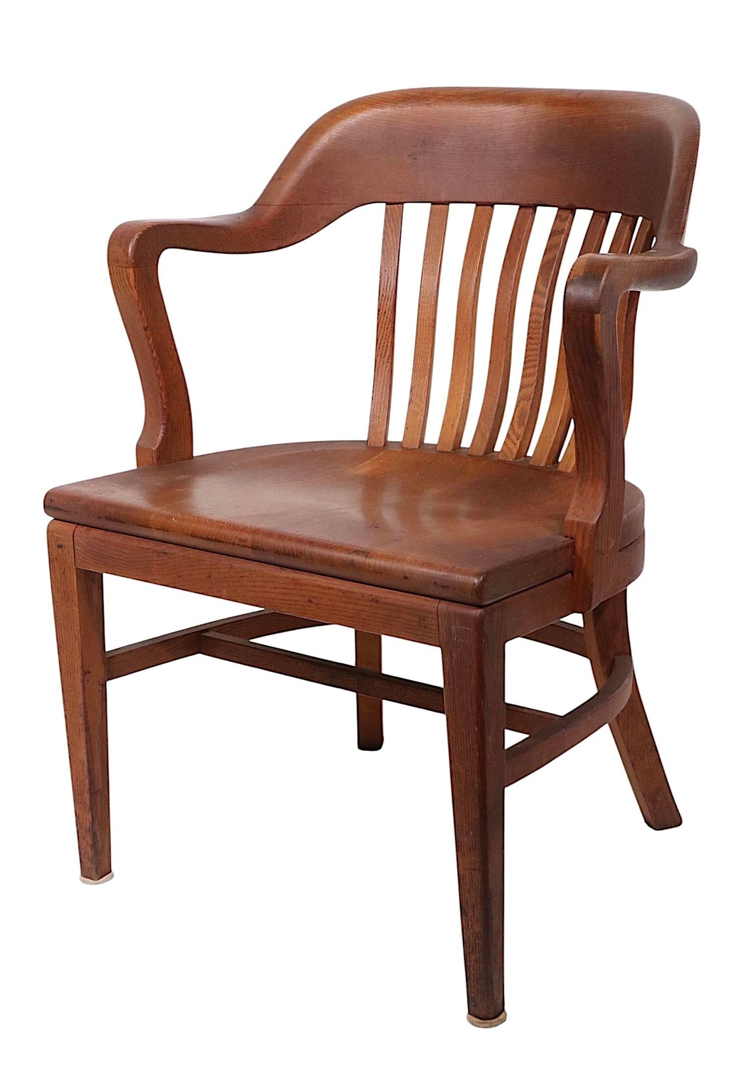 Mid 20th Century Oak Bank of England Jury Desk Office Chair by Gunlocke - 6