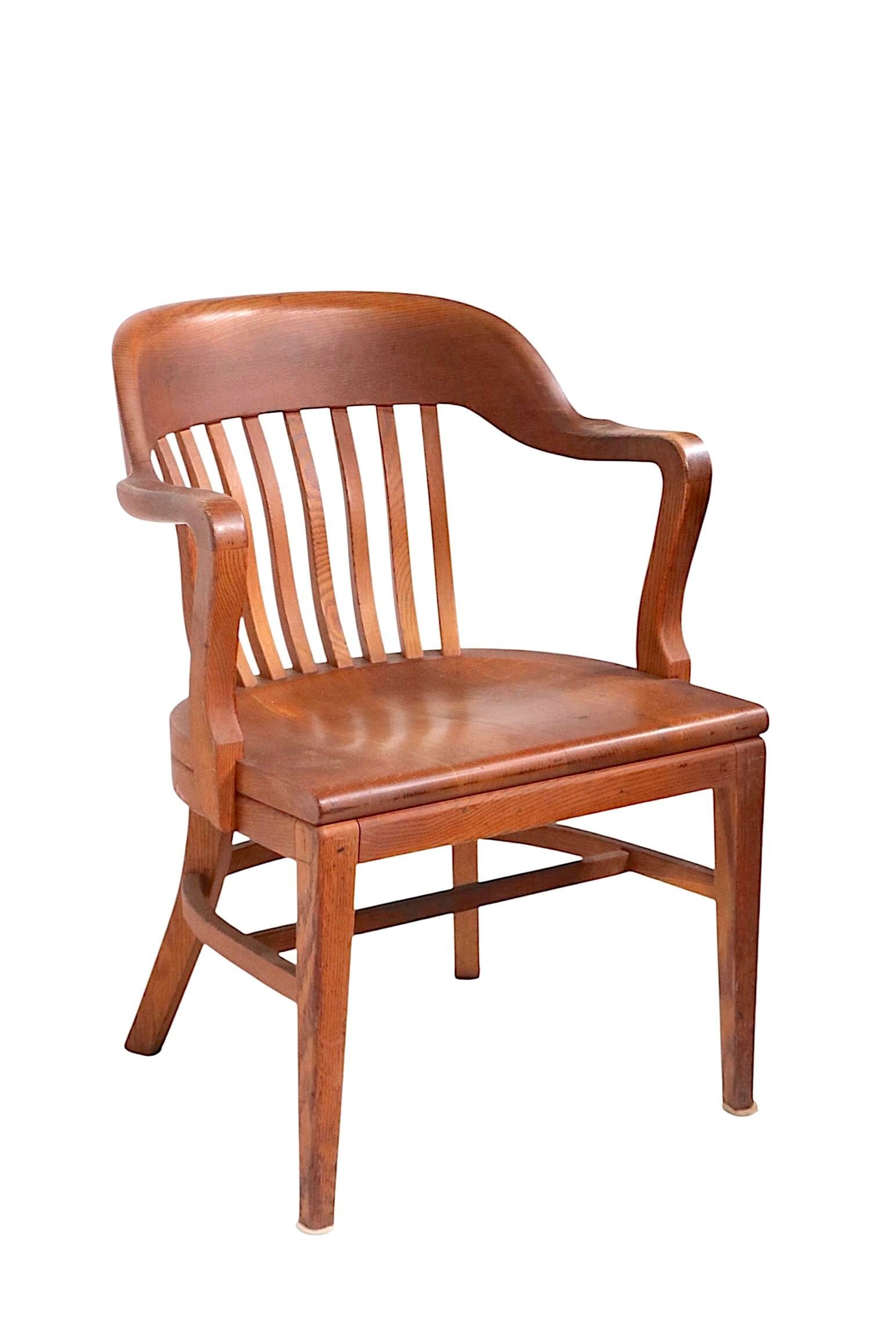 Mid 20th Century Oak Bank of England Jury Desk Office Chair by Gunlocke - 7