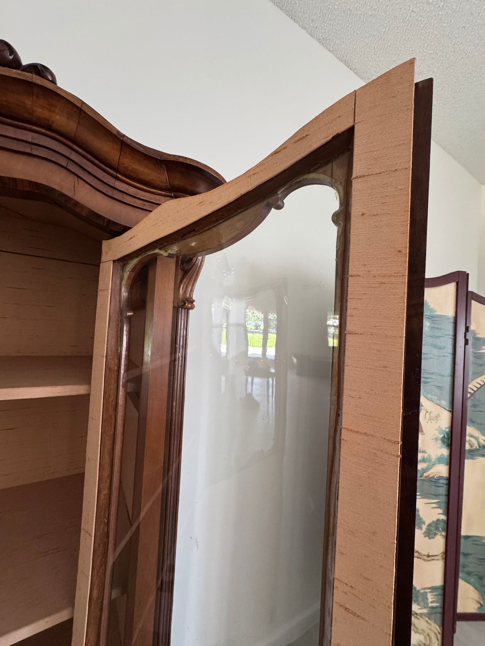 19th Century French Provincial Showcase China and Display Cabinet - 7