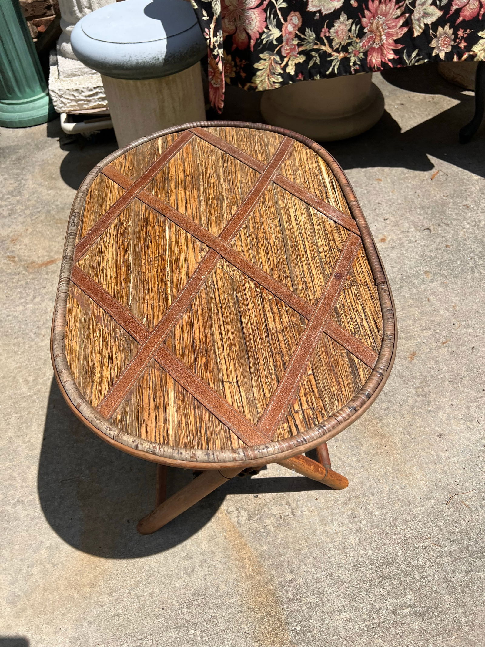 1970s Small Oval Wicker and Wooden Fold Up Side Table - 3