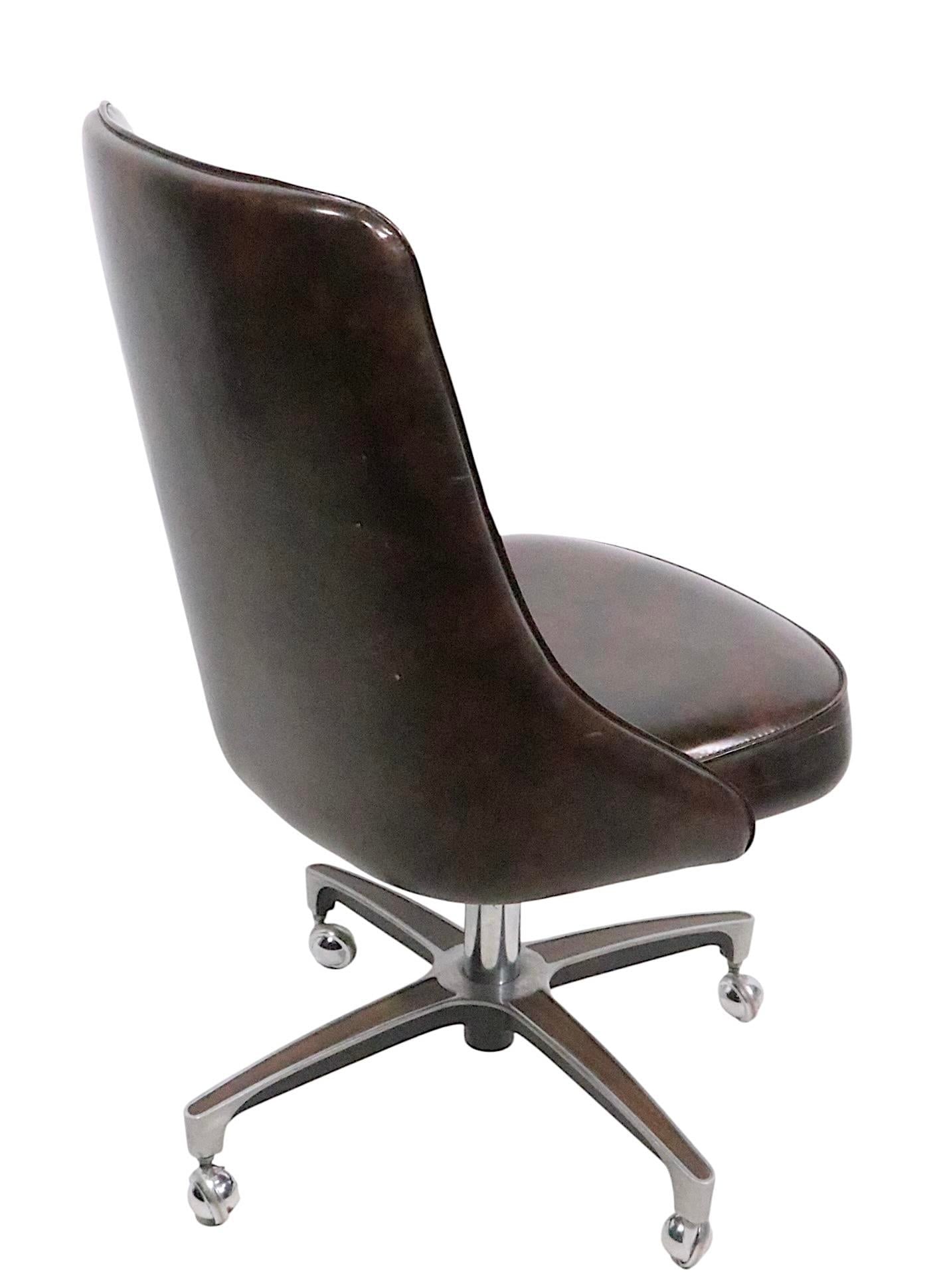 Mod Mid Century Space Age Swivel Chair by Chromcraft, Circa 1970's - 7