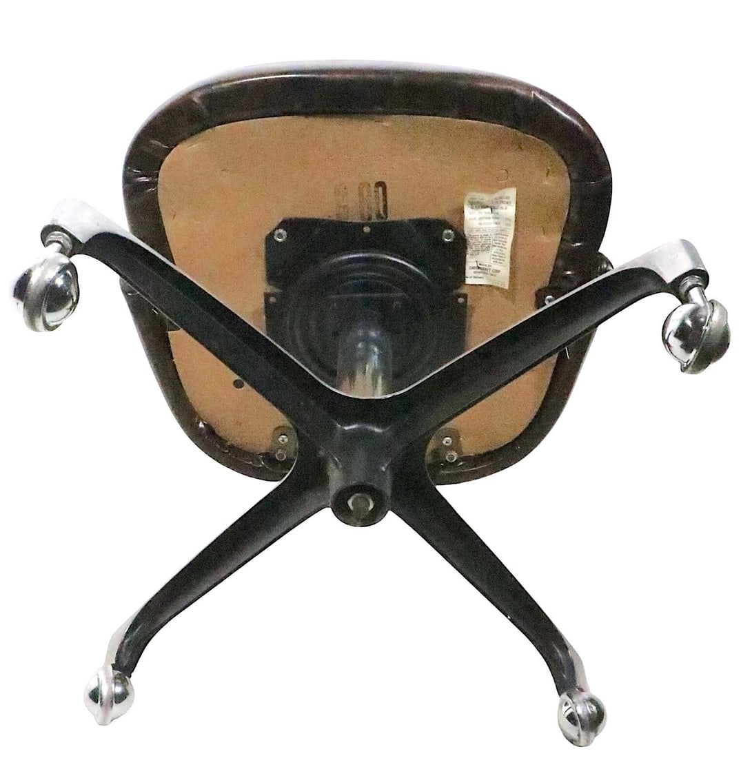 Mod Mid Century Space Age Swivel Chair by Chromcraft, Circa 1970's - 9