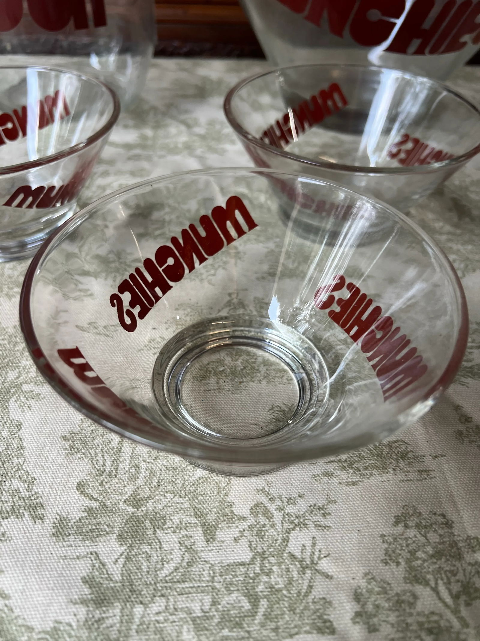 1970s Collection of Red Font Munchies Bowls and Flour Jar- Set of 5 - 4