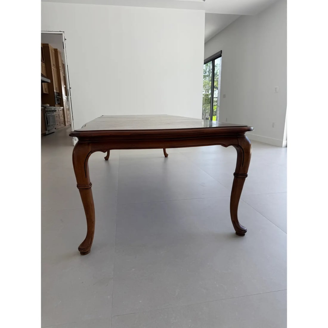 1990s Thomasville Burl Oak British Gentry Collection Dining Table With Two Extension Leaves - 7