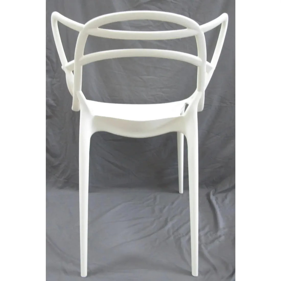 Mid-Century Modern White Technopolymer Chair Attributed to Philippe Starck for Kartell - 8