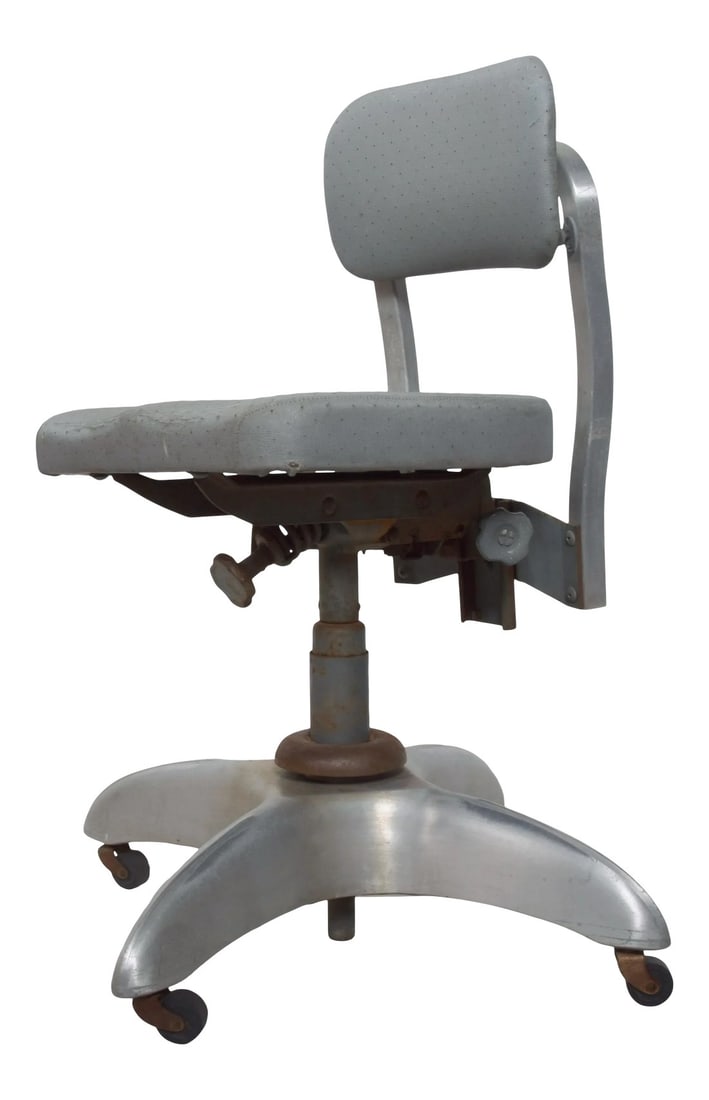 1950s Gio Ponti Goodform Silver Industrial Tanker Chair Swivel Office: AMBIANIC presents by Gio Ponti produced by GOODFORM Youngstown, Ohio 1938 Industrial Swivel Tanker Vintage Office Desk Chair designed by Gio Ponti for Montecatini Building in Milano. The model was