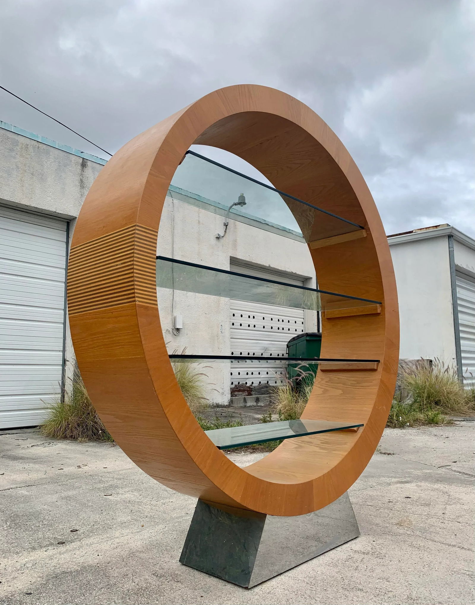 Mid Century Modern Oversized Circular Wooden Etagere Bookcase - 3