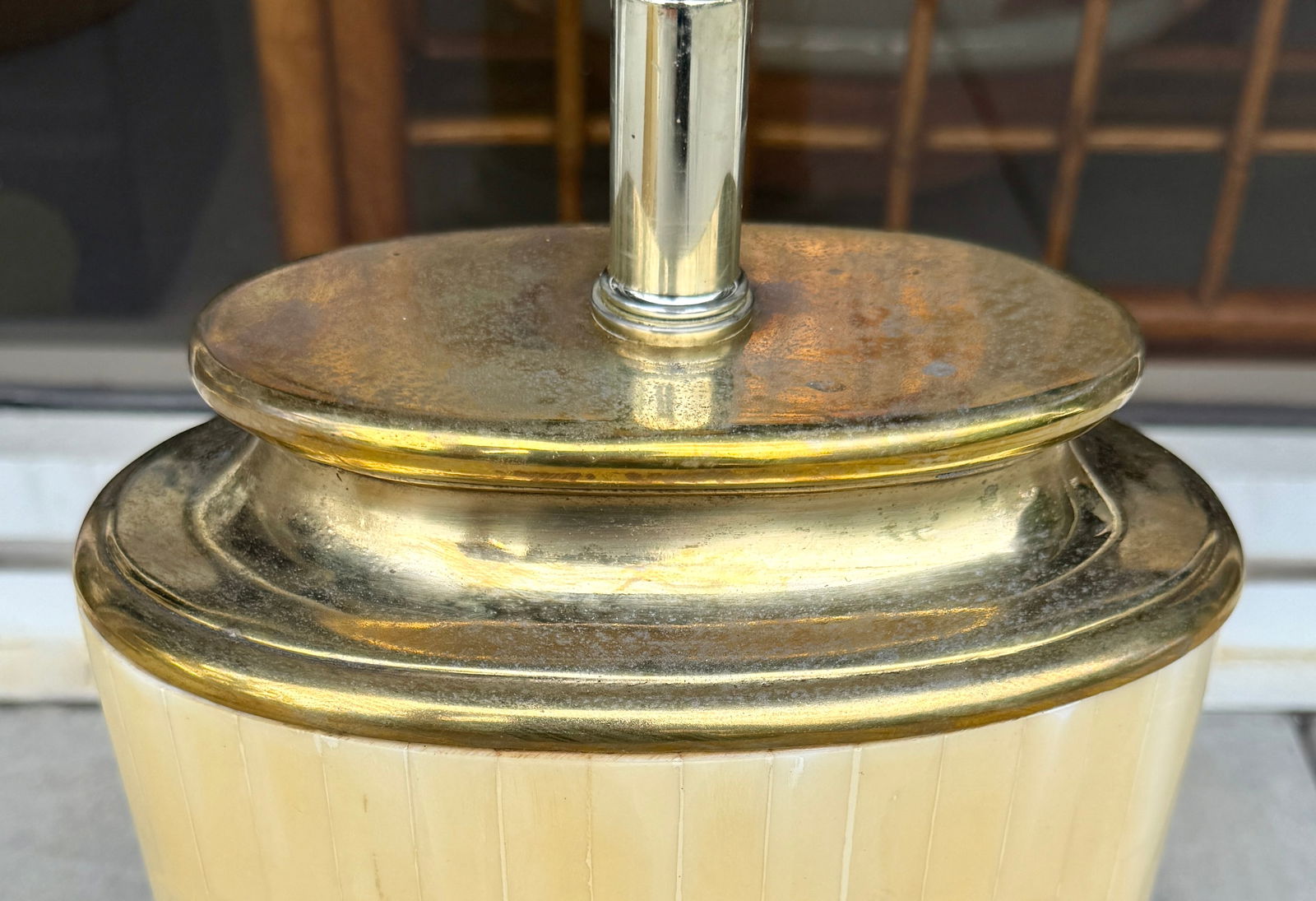 Tessellated Bone & Brass Oval Table Lamp - 3