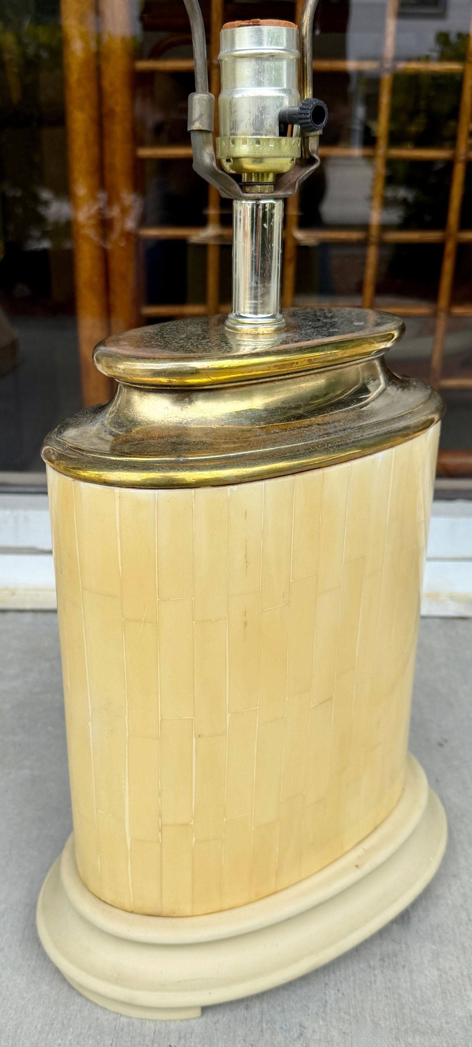 Tessellated Bone & Brass Oval Table Lamp - 4