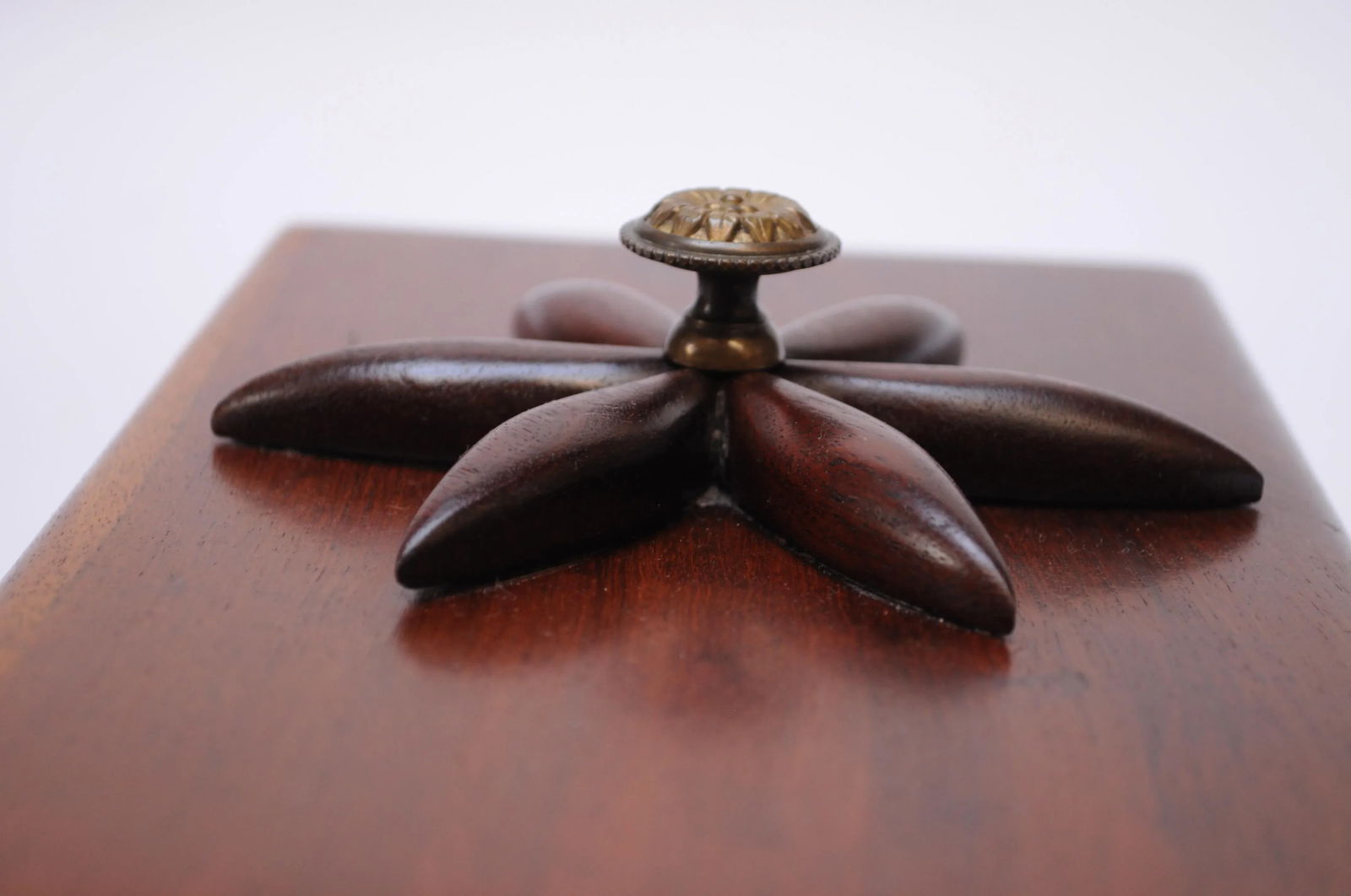 Late 19th Century Rosewood Jewelry Box / Keepsake Box With Flower Motif - 8