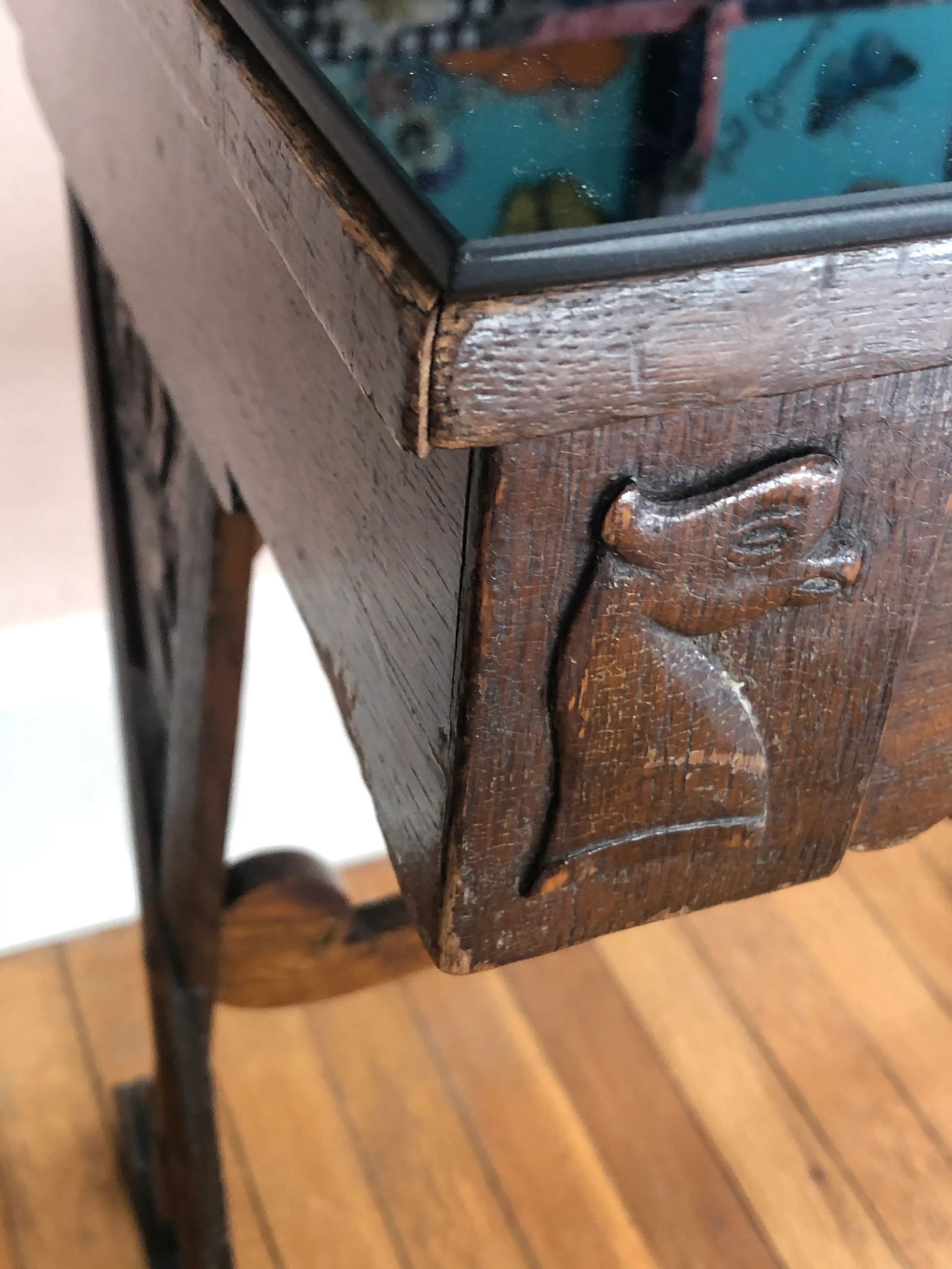 Antique English Carved Oak End Table With Crown and Black Glass Top - 4