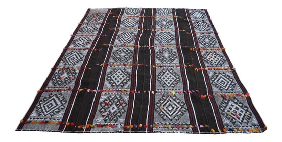 Vintage Primitive Kilim Hand-Woven Rug - 5'2" X 7'