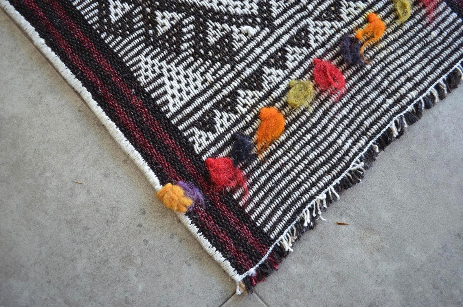 Vintage Primitive Kilim Hand-Woven Rug - 5'2" X 7' - 7