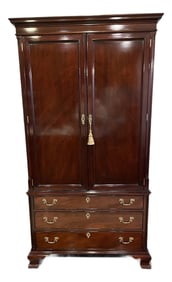 1990s Kindel Chippendale Mahogany 2 Door/3 Shelf and 3 Draw Bookcase/Entertainment Cabinet