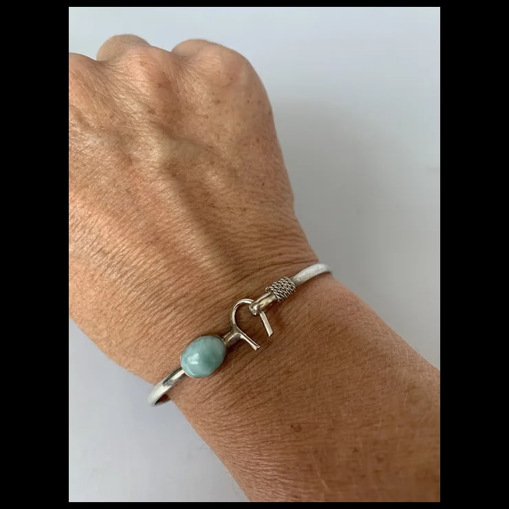 Late 20th Century Sterling and Larimar Hook Bangle - 10