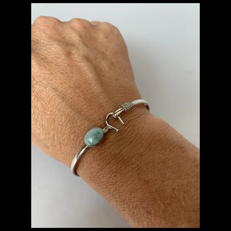 Late 20th Century Sterling and Larimar Hook Bangle - 3