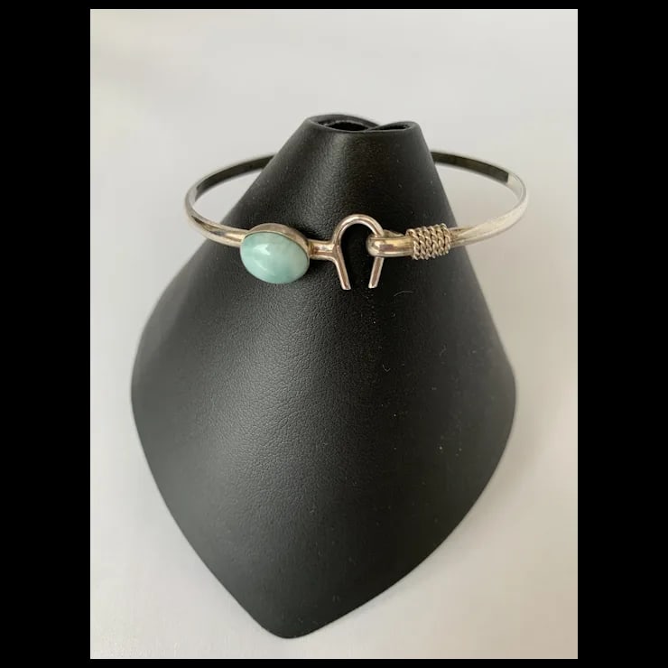 Late 20th Century Sterling and Larimar Hook Bangle - 4