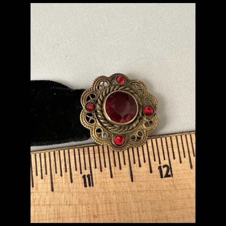 Late 20th Century Gold Tone and Red Rhinestone Velvet Choker - 5