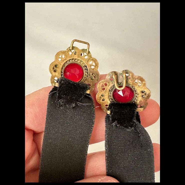 Late 20th Century Gold Tone and Red Rhinestone Velvet Choker - 6