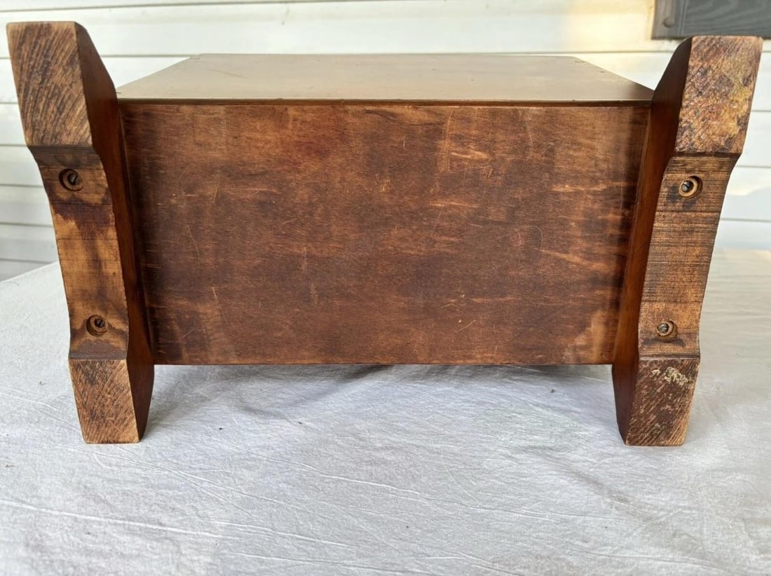 Vintage Colonial Magazine Rack in Maple - 12