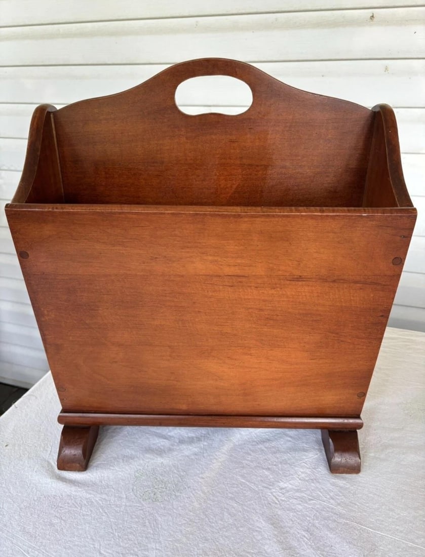 Vintage Colonial Magazine Rack in Maple - 2
