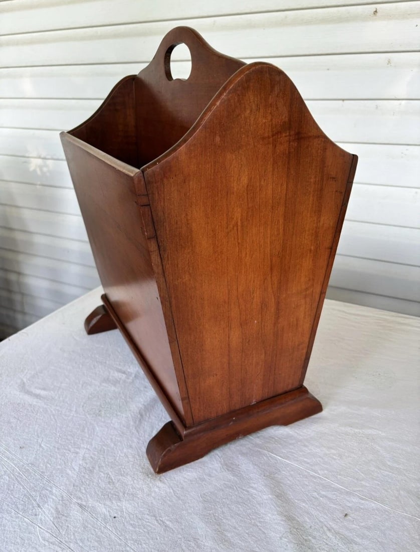 Vintage Colonial Magazine Rack in Maple - 3