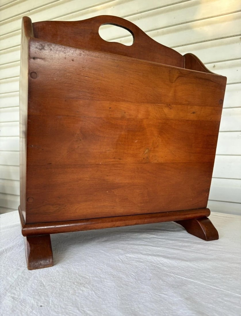 Vintage Colonial Magazine Rack in Maple - 4