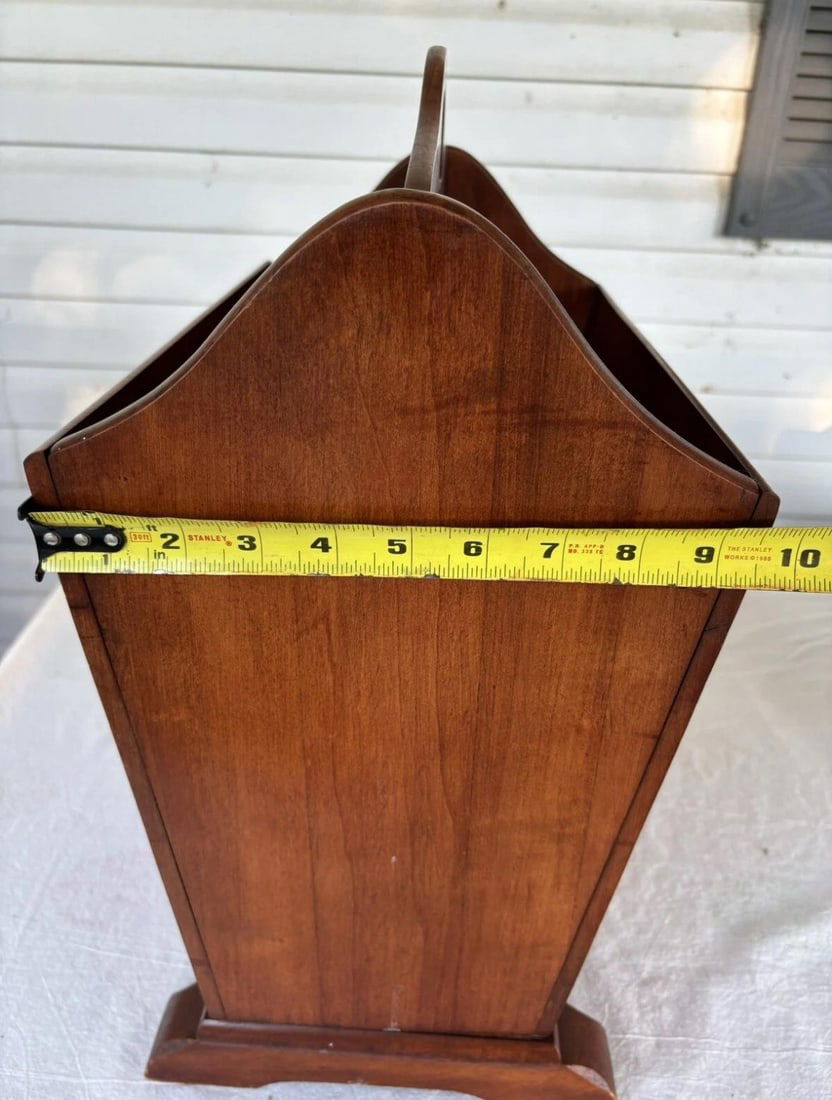 Vintage Colonial Magazine Rack in Maple - 8