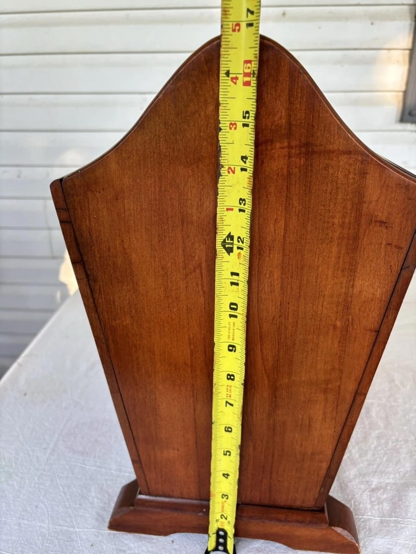 Vintage Colonial Magazine Rack in Maple - 9