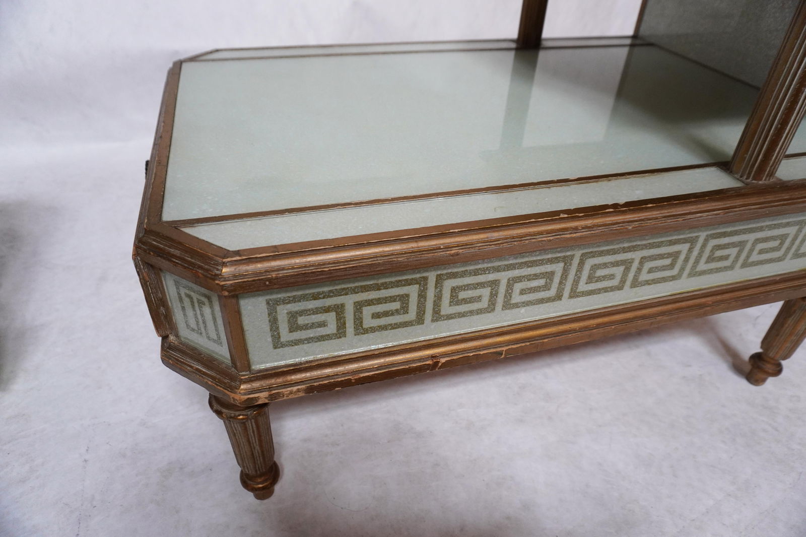 Mid 20th Century A Pair of Reverse-Painted and Opalescent Nightstands - 11