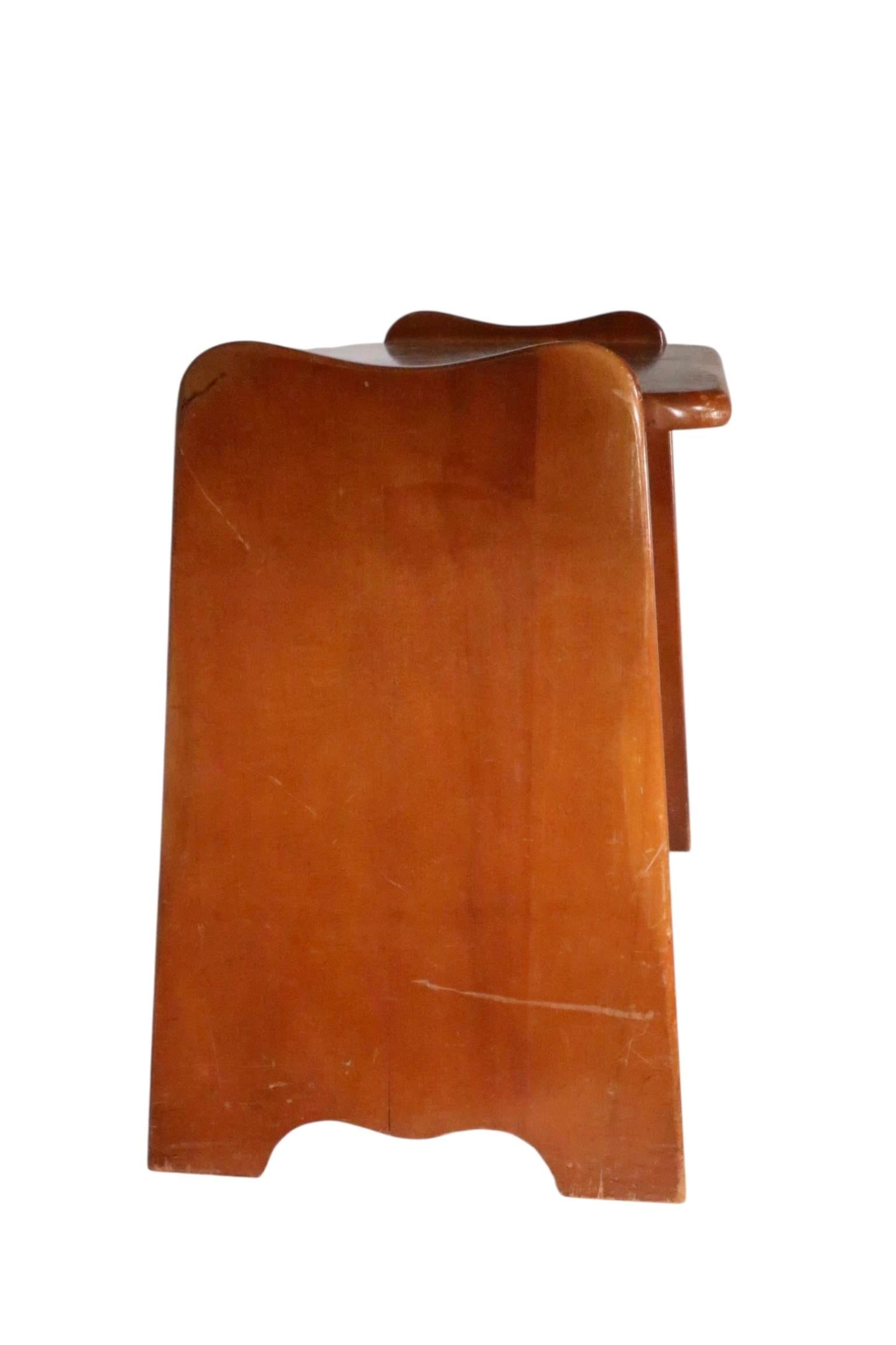 Mid 20th Century Colonial Revival Rustic Farmhouse Maple Bench Made in Vermont - 5