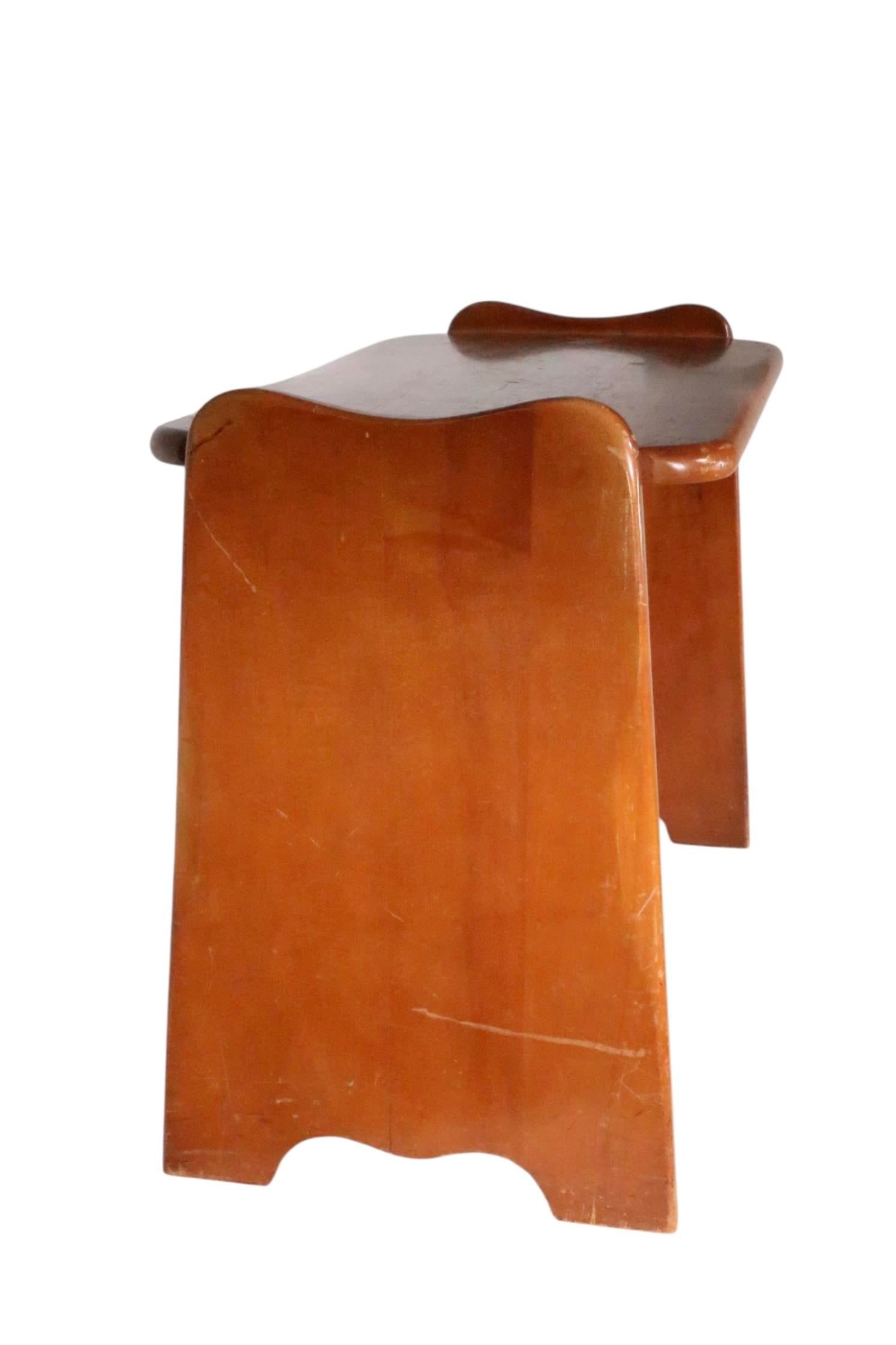 Mid 20th Century Colonial Revival Rustic Farmhouse Maple Bench Made in Vermont - 7