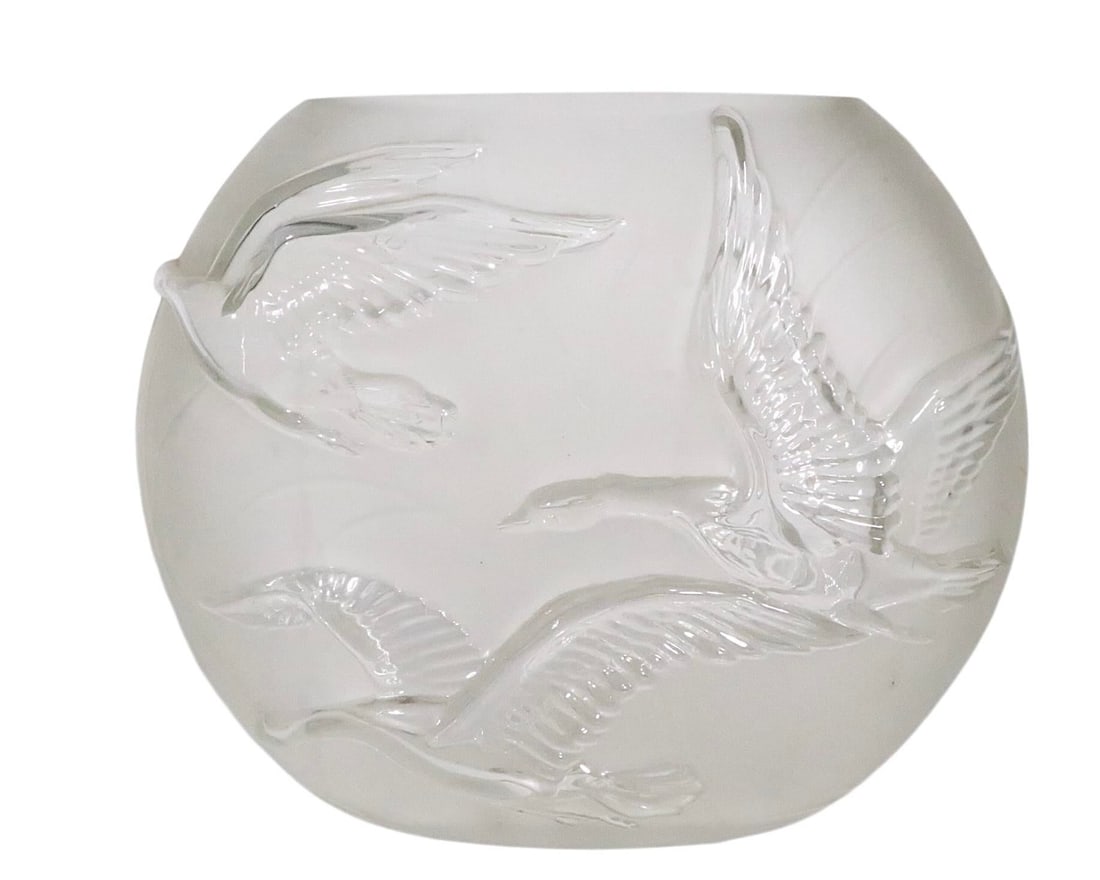 Mid 20th Century Art Deco Flying Geese Pattern Glass Vase - 5