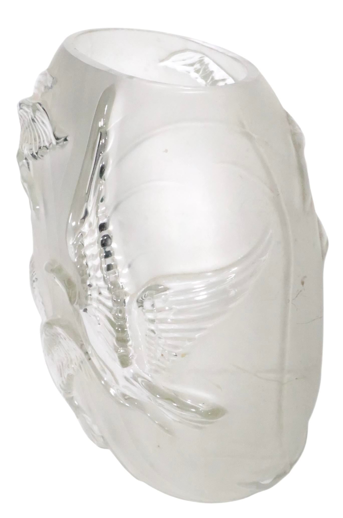 Mid 20th Century Art Deco Flying Geese Pattern Glass Vase - 9