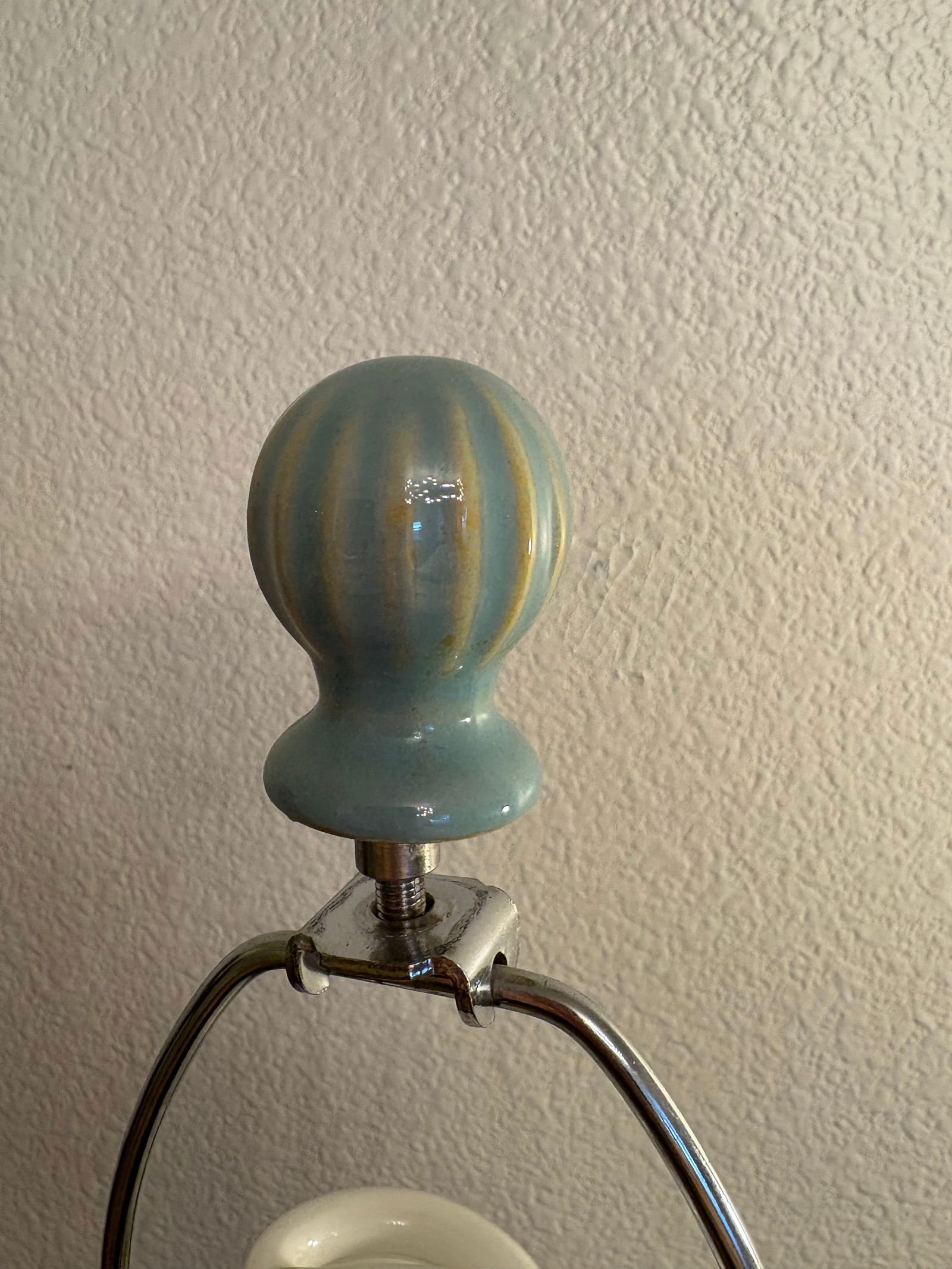 Mid Century Modern Ceramic Lamps, a Pair - 4
