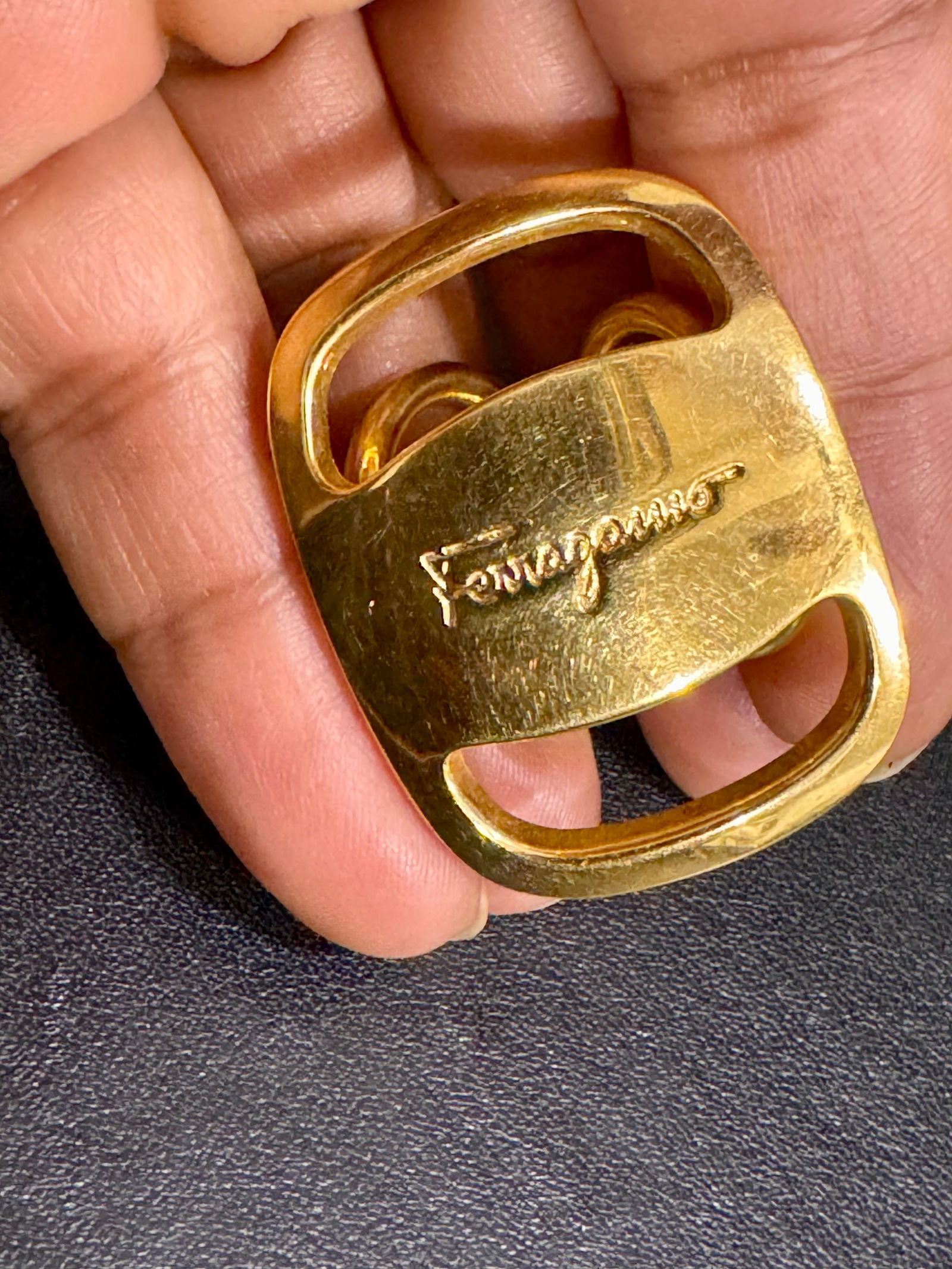 Salvatore Ferragamo Ganchini scarf ring /Ring gold Tone, Medium Size - 10