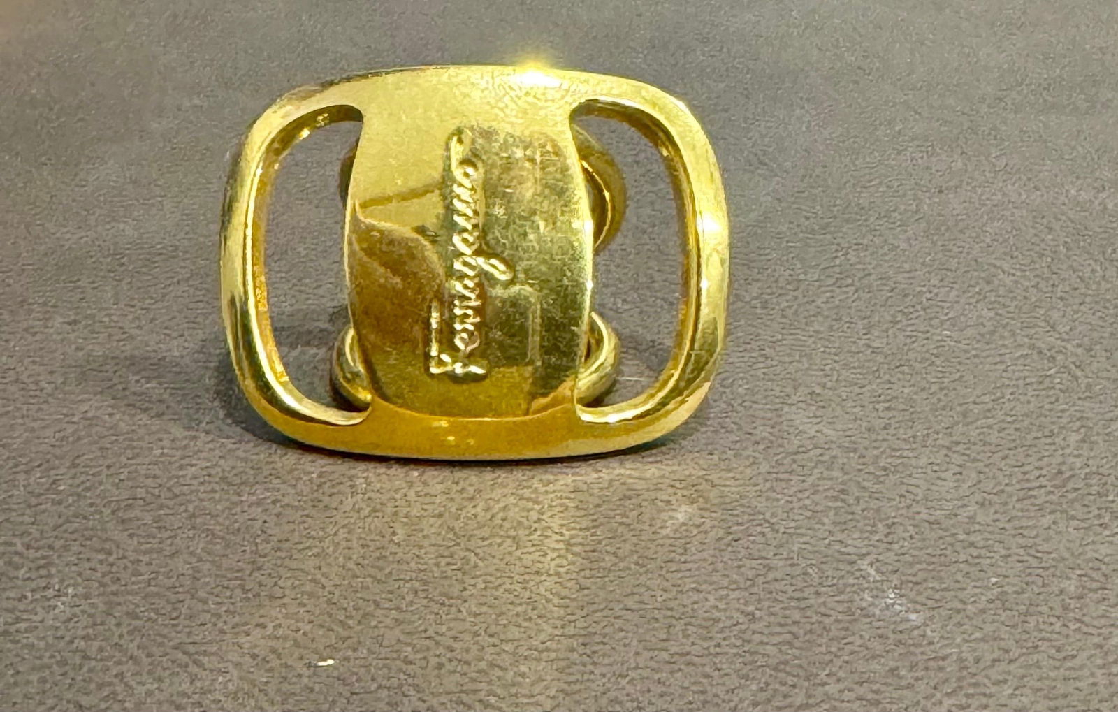 Salvatore Ferragamo Ganchini scarf ring /Ring gold Tone, Medium Size - 18